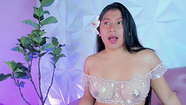 Snapshot of LinnaGardenia chatting on February 2025 01:11:02 PM LinnaGardenia online show from February 2025 01:11:02 PM