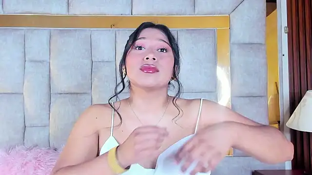 Snapshot of LinnaGardenia chatting on February 2026 02:33:01 PM LinnaGardenia online show from February 2026 02:33:01 PM