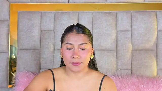 Snapshot of LinnaGardenia chatting on February 2026 01:40:01 PM LinnaGardenia online show from February 2026 01:40:01 PM