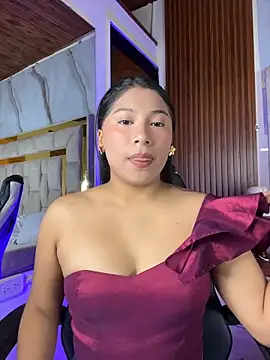 Snapshot of LinnaGardenia chatting on February 2026 01:18:02 PM LinnaGardenia online show from February 2026 01:18:02 PM