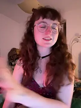 Snapshot of _foxygirl_ chatting on March 2025 06:43:01 PM foxygirl online show from March 2025 06:43:01 PM