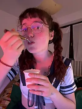 Snapshot of _foxygirl_ chatting on March 2025 06:10:02 PM foxygirl online show from March 2025 06:10:02 PM