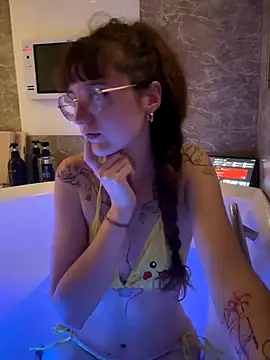 Snapshot of _foxygirl_ chatting on November 2025 02:17:01 PM foxygirl online show from November 2025 02:17:01 PM