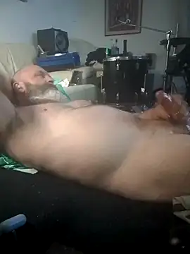 Snapshot of iambradz chatting on November 2025 02:18:02 PM iambradz online show from November 2025 02:18:02 PM