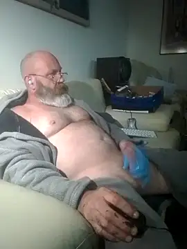 Snapshot of iambradz chatting on November 2025 12:47:01 PM iambradz online show from November 2025 12:47:01 PM