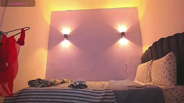 Sofia Clauss  online show from March 2025 04:01:01 AM