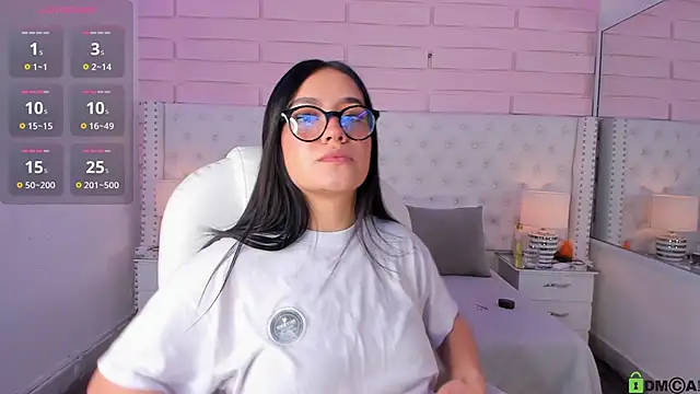 Yaaky  online show from February 2025 10:09:02 PM