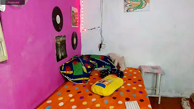 Snapshot of sensitive_brunette chatting on January 2025 10:13:01 PM sensitive brunette online show from January 2025 10:13:01 PM