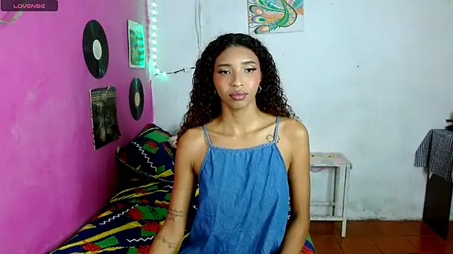 Snapshot of sensitive_brunette chatting on January 2025 11:27:02 PM sensitive brunette online show from January 2025 11:27:02 PM