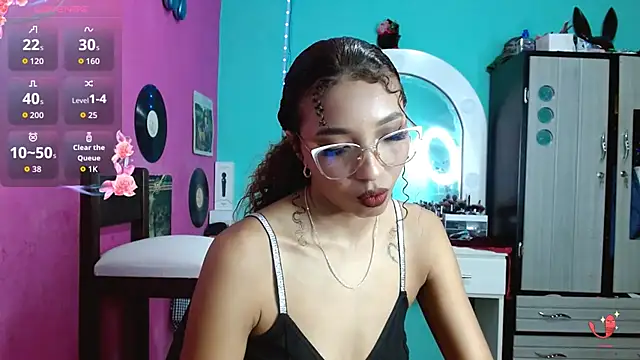 Snapshot of sensitive_brunette chatting on September 2025 07:36:02 PM sensitive brunette online show from September 2025 07:36:02 PM