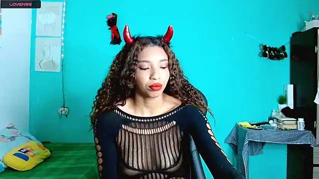 Snapshot of sensitive_brunette chatting on January 2026 12:32:02 PM sensitive brunette online show from January 2026 12:32:02 PM