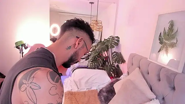 Tom cooper  online show from November 2025 12:49:01 PM