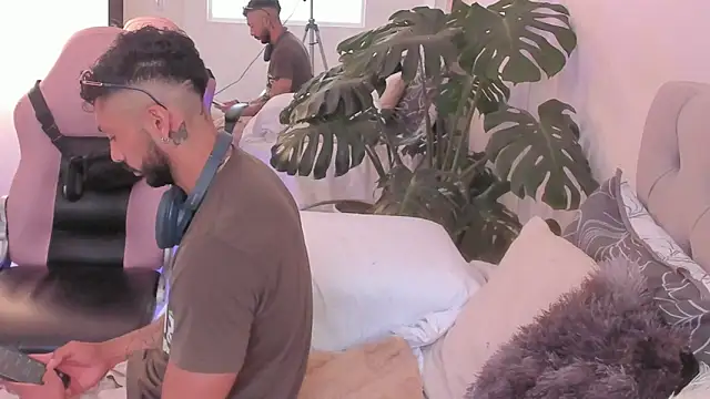 Tom cooper  online show from November 2025 01:32:02 PM