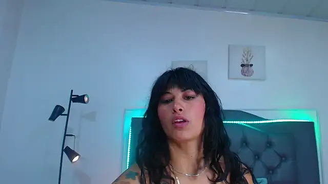 candy lux  online show from October 2025 06:38:02 PM