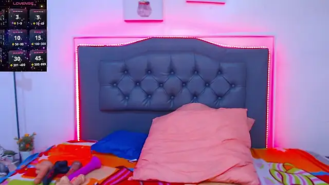 candy lux  online show from April 2026 10:23:02 PM