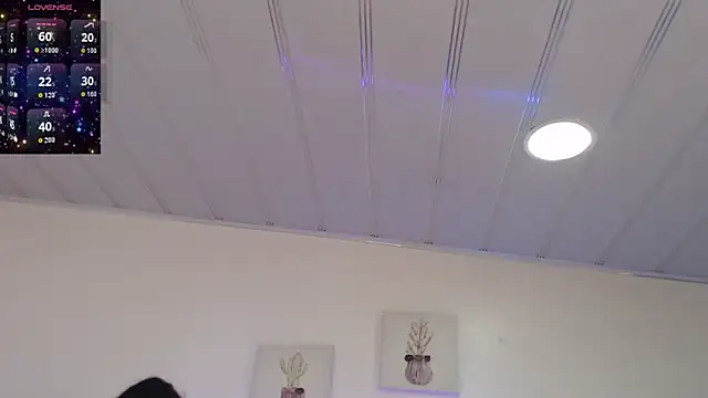 Snapshot of candy_lux_ chatting on April 2026 03:57:01 PM candy lux online show from April 2026 03:57:01 PM