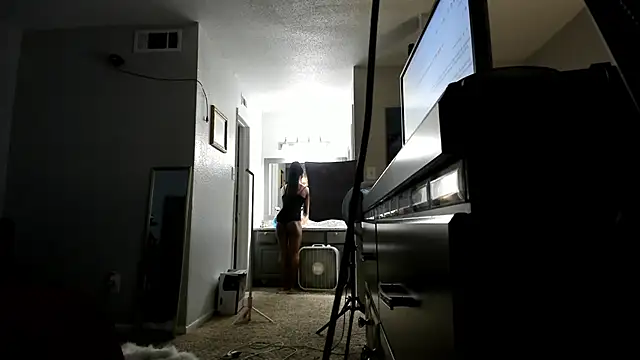 yiauana online show from September 2025 12:05:02 PM