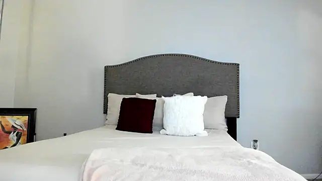 yiauana online show from September 2025 09:30:01 AM