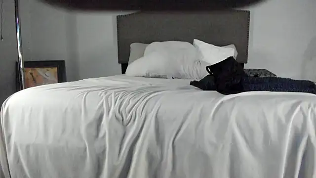 yiauana online show from October 2025 11:30:01 AM