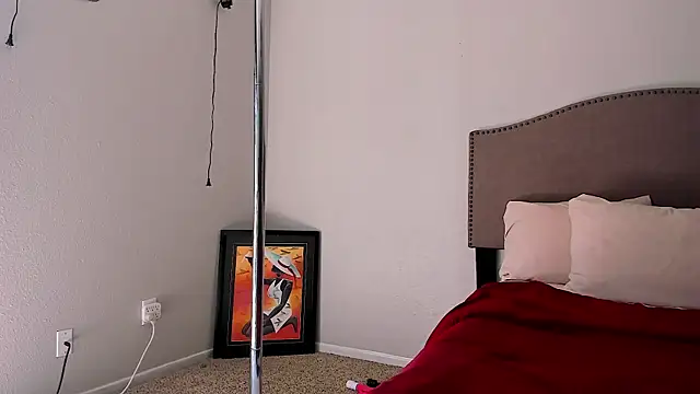 yiauana online show from October 2025 07:14:01 PM