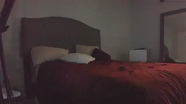 yiauana online show from February 2026 04:07:01 AM