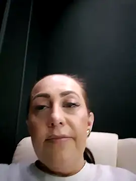 AvaLloyd online show from February 2025 03:10:02 AM