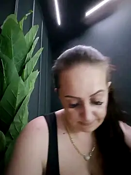 AvaLloyd online show from March 2025 03:30:01 AM