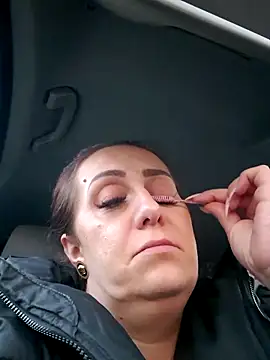 AvaLloyd online show from March 2025 04:03:02 PM