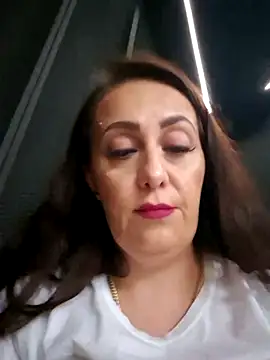 AvaLloyd online show from March 2025 06:51:02 AM