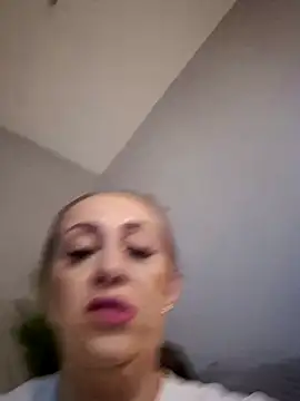 AvaLloyd online show from March 2025 03:45:01 AM