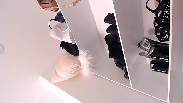 dollface17 online show from December 2024 08:26:02 PM