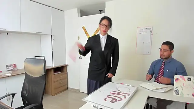 susana monroy online show from November 2025 06:52:01 PM