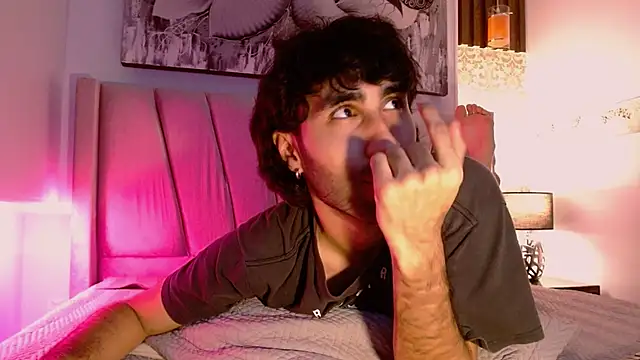 Snapshot of MilanZaire chatting on December 2024 09:08:02 PM MilanZaire online show from December 2024 09:08:02 PM