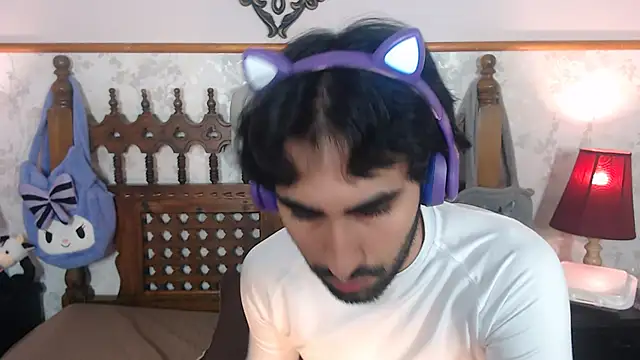 Snapshot of MilanZaire chatting on March 2025 10:11:01 PM MilanZaire online show from March 2025 10:11:01 PM