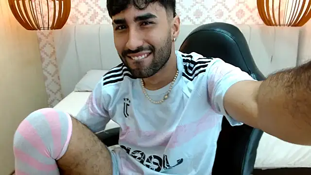 Snapshot of MilanZaire chatting on September 2025 11:26:01 PM MilanZaire online show from September 2025 11:26:01 PM