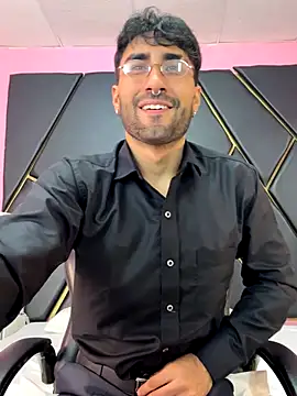 Snapshot of MilanZaire chatting on October 2025 12:31:01 AM MilanZaire online show from October 2025 12:31:01 AM