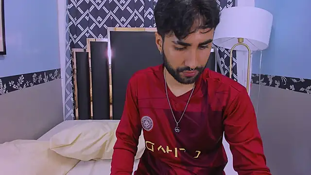 Snapshot of MilanZaire chatting on October 2025 12:30:02 AM MilanZaire online show from October 2025 12:30:02 AM