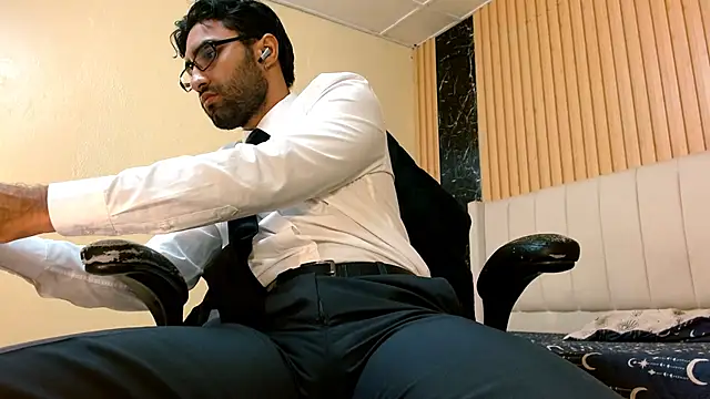 Snapshot of MilanZaire chatting on January 2026 09:16:02 PM MilanZaire online show from January 2026 09:16:02 PM