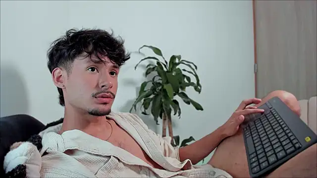 dimitri targaryen online show from February 2025 02:06:01 AM