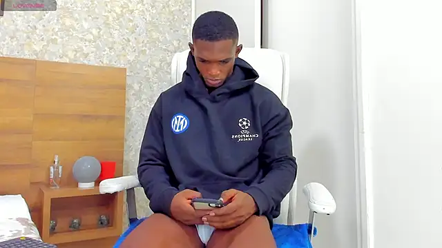 nicolaskan online show from December 2024 12:38:02 PM