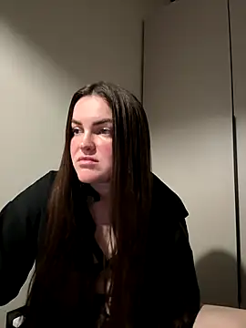 Karolina llove online show from November 2025 10:36:01 PM