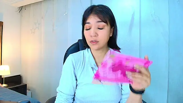 lina bedoya  online show from March 2026 11:38:01 AM