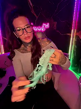 AileenInkOfficial online show from October 2025 07:14:01 PM