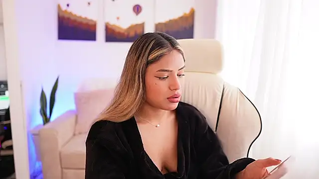 SaraParisi online show from December 2024 09:04:02 PM