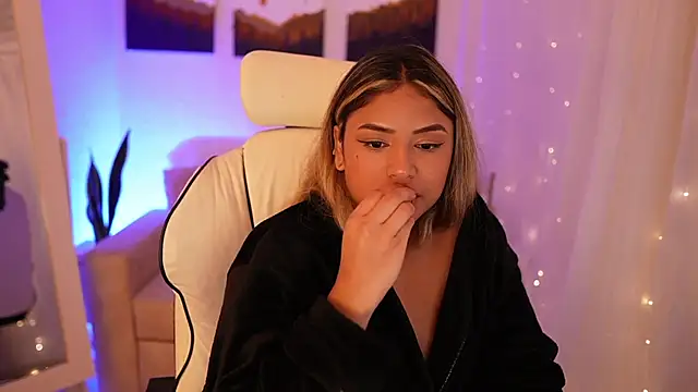 SaraParisi online show from December 2024 12:07:01 AM