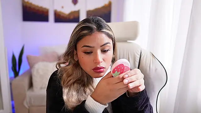 SaraParisi online show from January 2025 08:46:02 PM