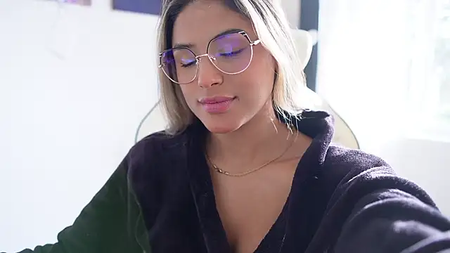 SaraParisi online show from January 2025 09:50:01 PM