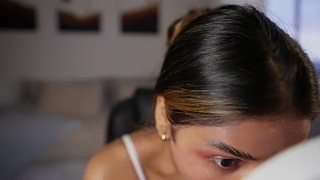 SaraParisi online show from October 2025 10:30:02 PM