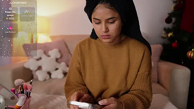 SaraParisi online show from November 2025 10:45:01 PM