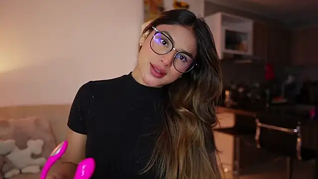 SaraParisi online show from February 2026 12:04:02 AM